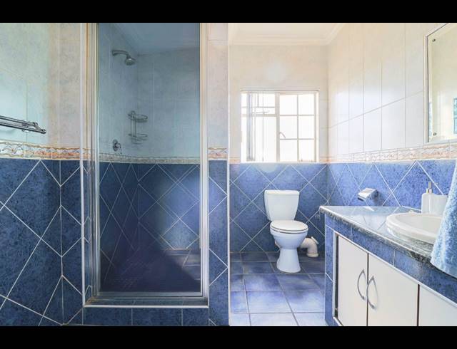 6 BEDROOM FREEHOLD FOR SALE IN BRACKENDOWNS